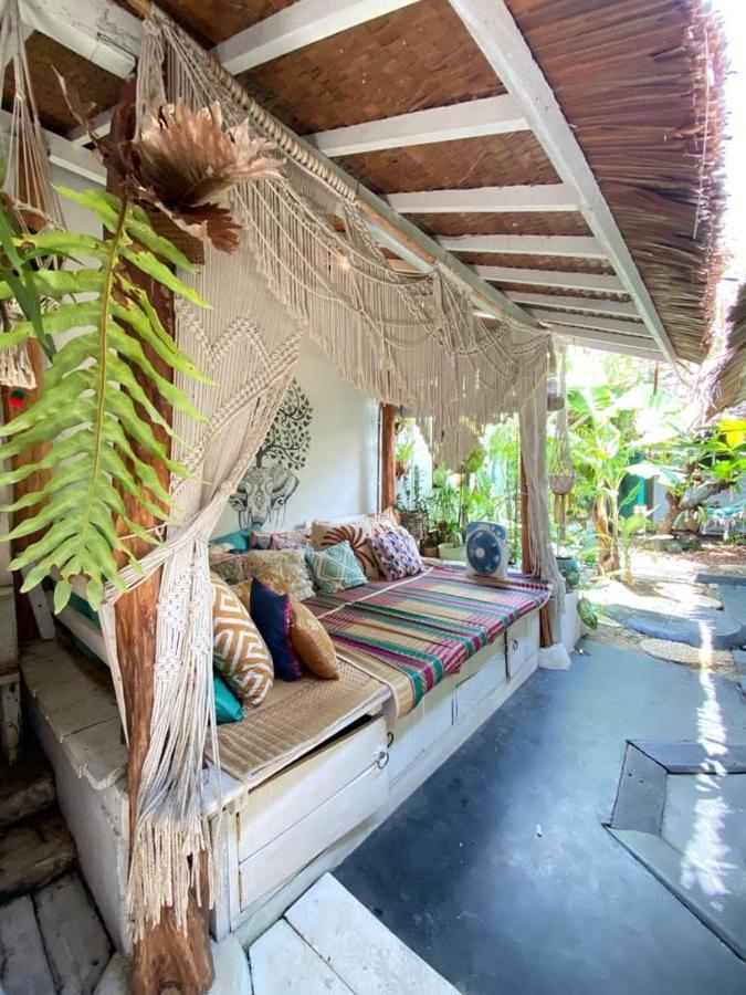 The Bodhi Tree Karimunjawa Hostel Eksteriør bilde
