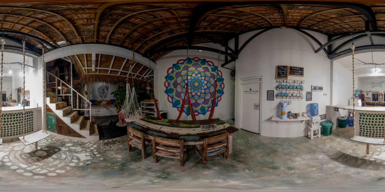 The Bodhi Tree Karimunjawa Hostel Eksteriør bilde